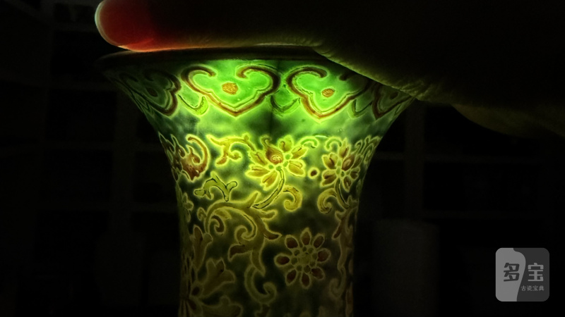 清嘉庆 粉彩群仙祝寿图瓶 - 图18